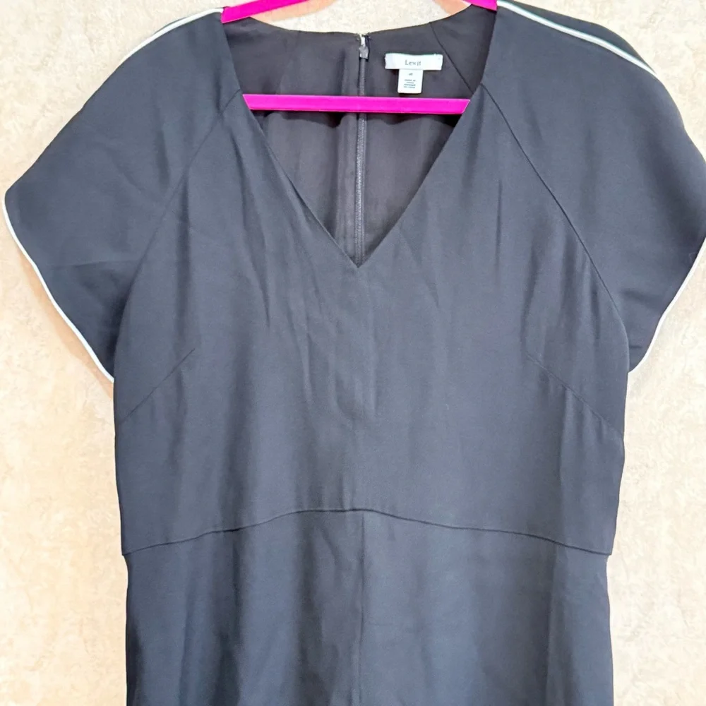 LEWIT woman’s Navy V-Neck casual dress size 16 - Picture 4 of 8